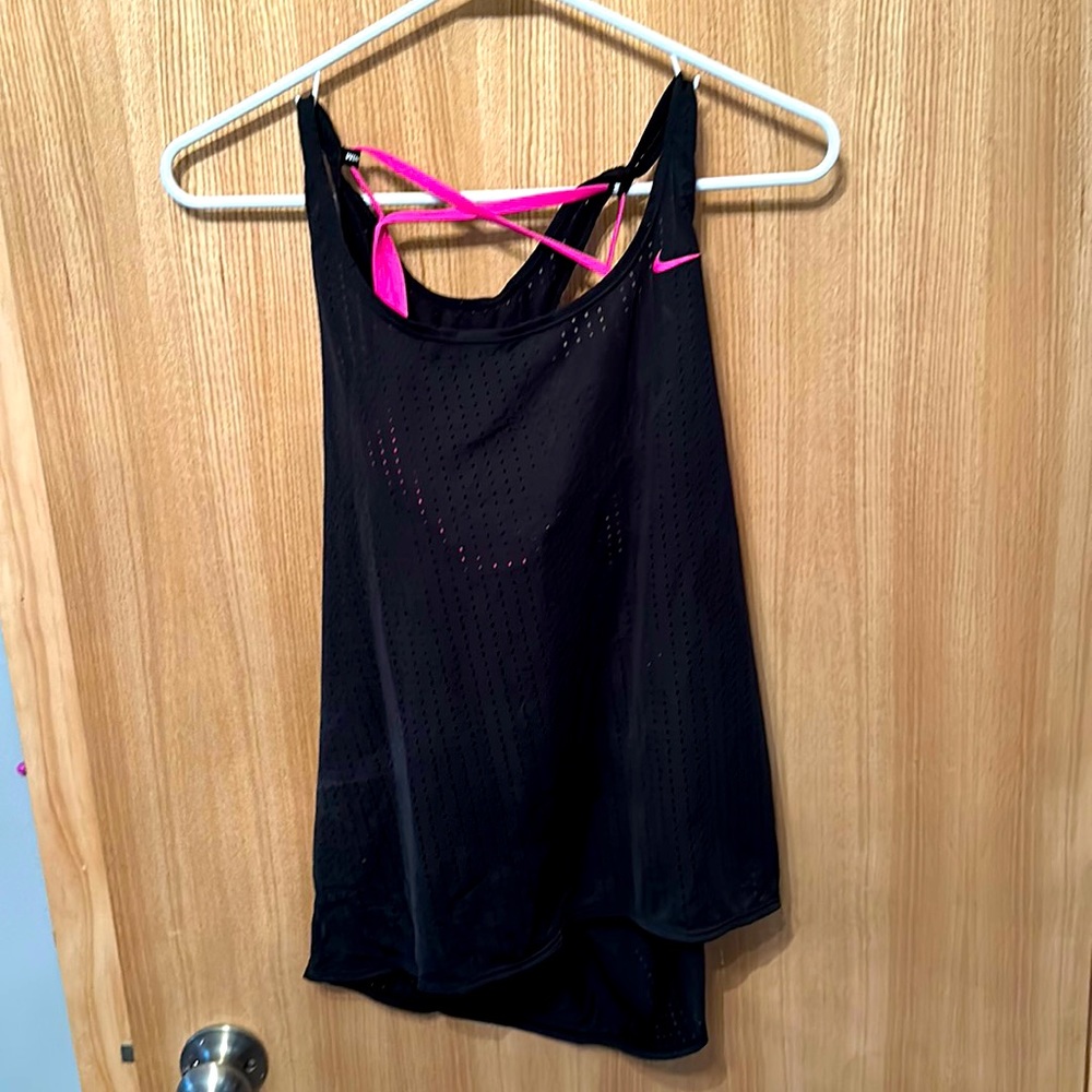 Nike tank top with built-in bra